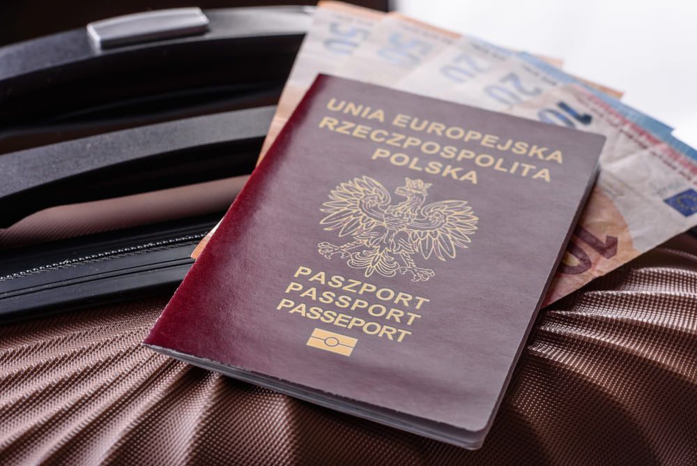 Przeprowadzka z Anglii do Polski | Dokumenty, ubezpieczenia, formalności celne