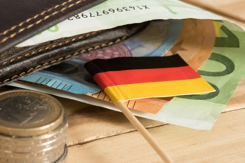 How do I manage my finances in Germany after moving?