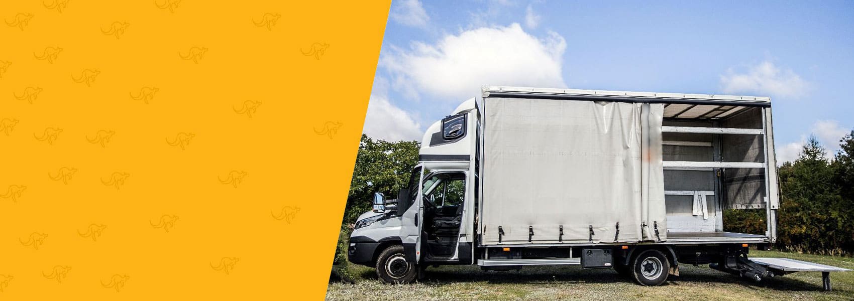 pusta biała ciężarówka