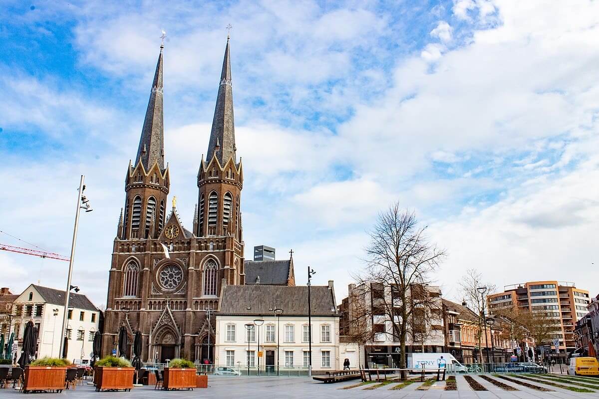 19 leukste bezienswaardigheden in Tilburg wat zeker bezoeken Reisroutes