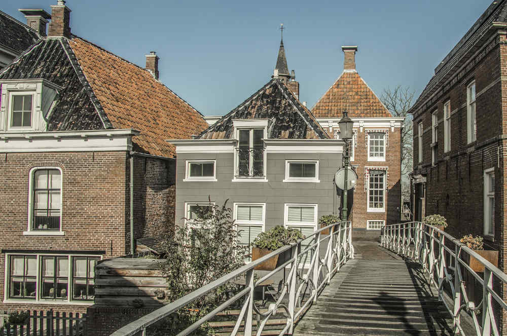 Moving from UK to Netherlands - buying a house